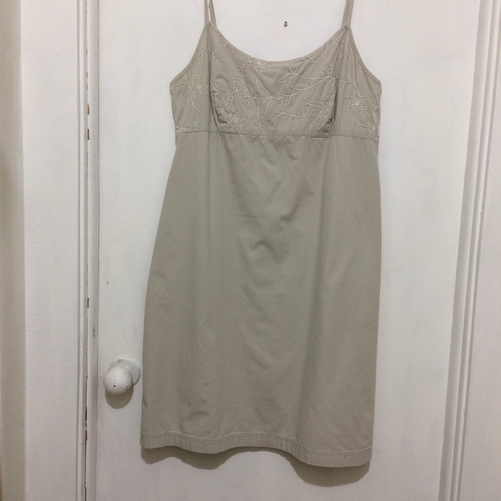 NYKhakis womans 12 with embroidered built in bra